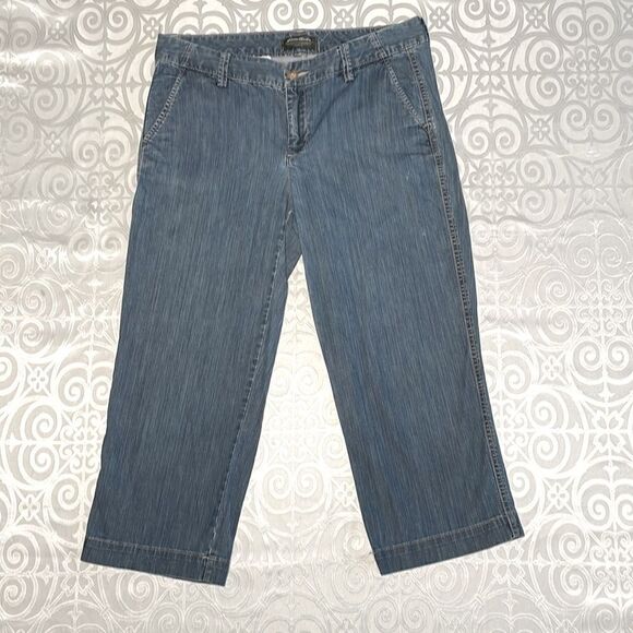 Eddie Bauer crop blue jeans lightly distressed size 10 - Picture 1 of 13